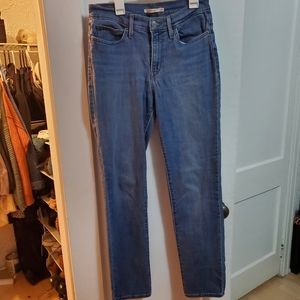 Levi Jean size 28 Slimming Slim